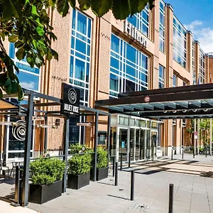 Hilton מלון